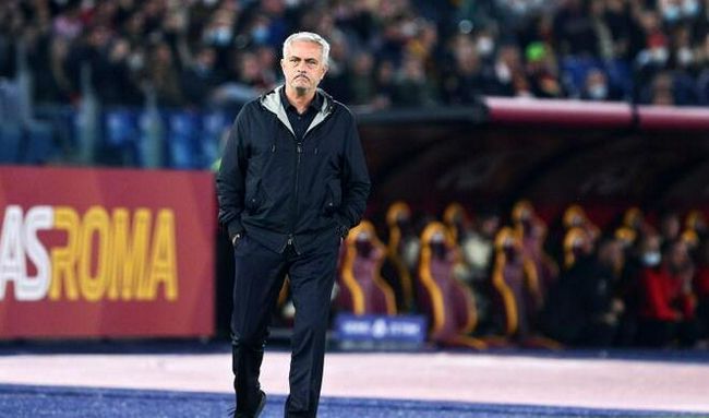 韩国演员李秉宪凭借电影《双面君王》获得了第7届亚太电影节最佳男主角的荣誉。